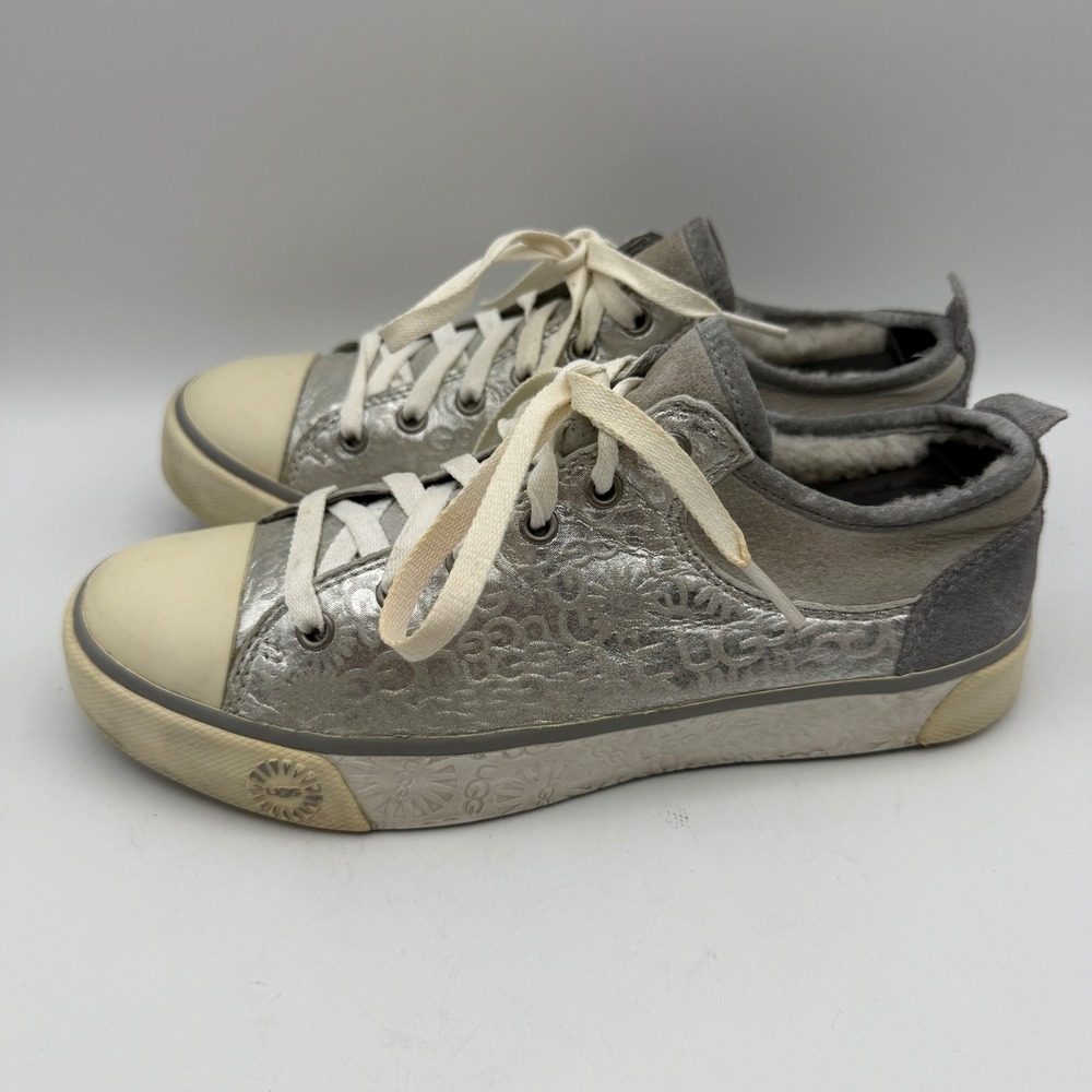 UGG Evera Sneakers Womens 6 Silver Metallic Logo Suede‎ Shearling Lined 1802